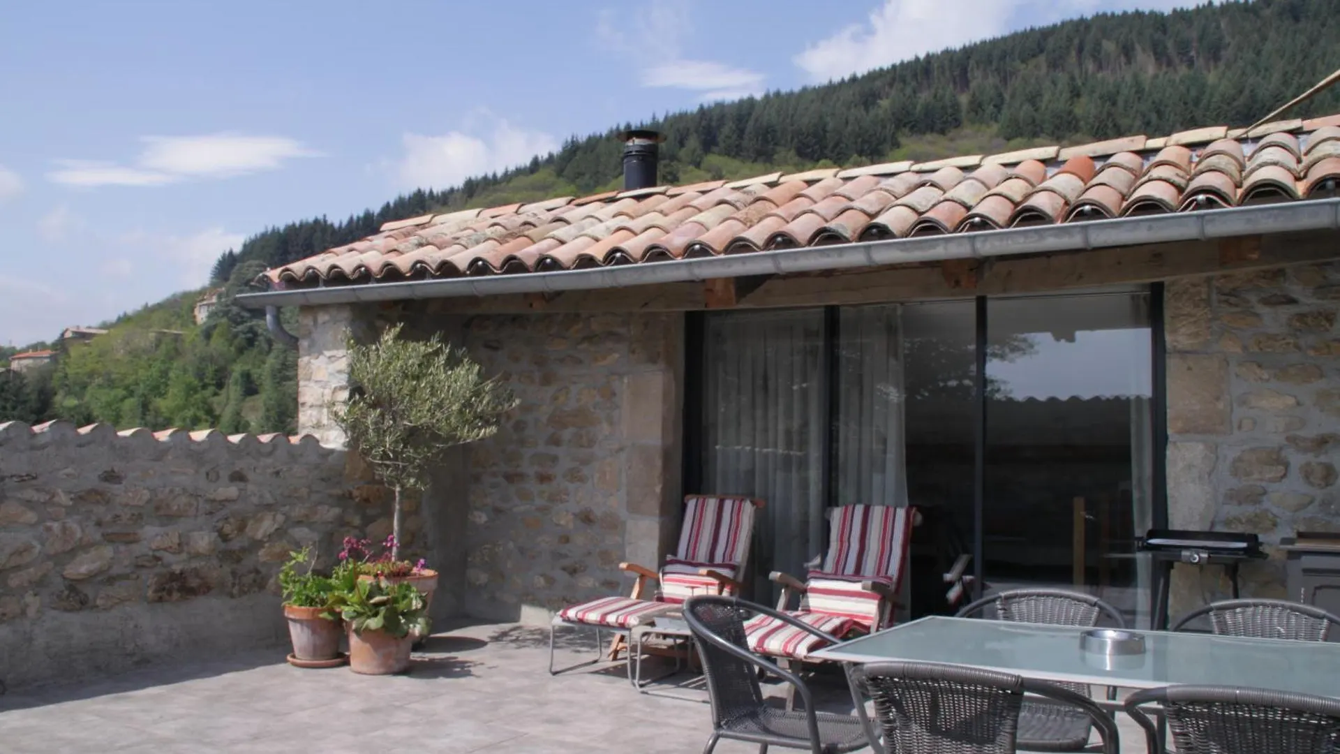 Villa Loft Avec Terrasse Panoramique Chirols 0*,  Francia