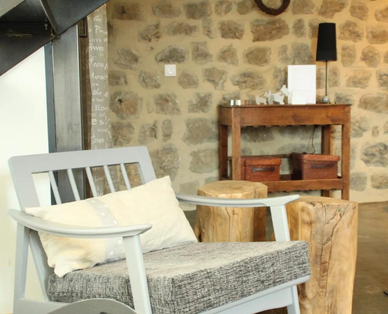 Holiday home Loft Avec Terrasse Panoramique Villa Chirols